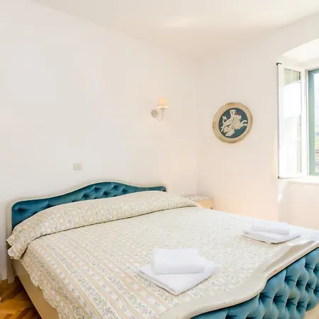 Stone House Dimato Hébergement de vacances *