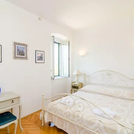 Stone House Dimato