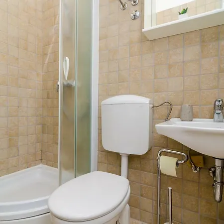 Stone House Dimato Hébergement de vacances *